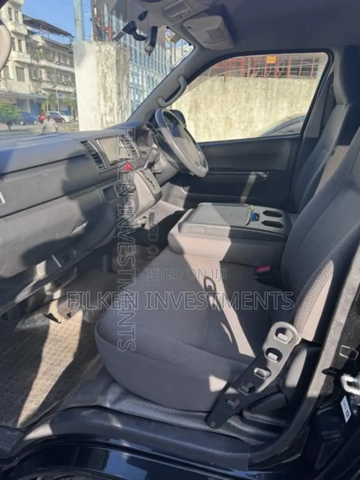 Toyota HiAce 2018 Black