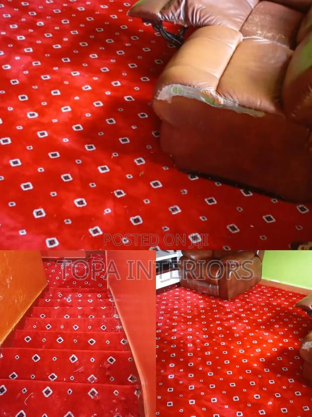 Floor Insulation Dotted Executive Wall to Wall Flooring Carpets