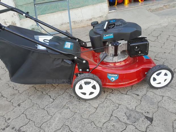 Grass Mowing Machine - main view