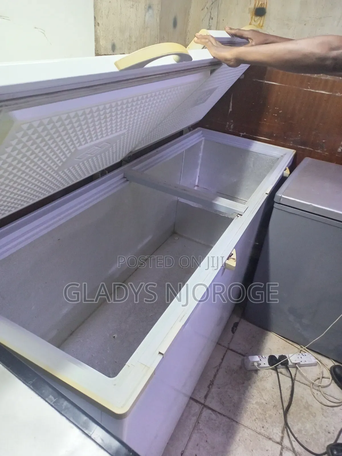 Well Maintained Freezer Fridge (800l)