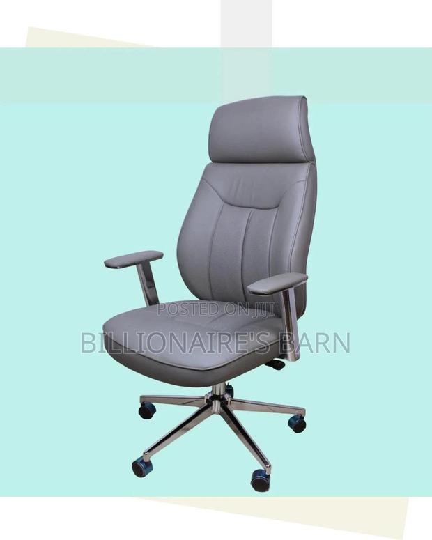 Pro-grade Grey Executive Leather Office Chair | Padded Armrests