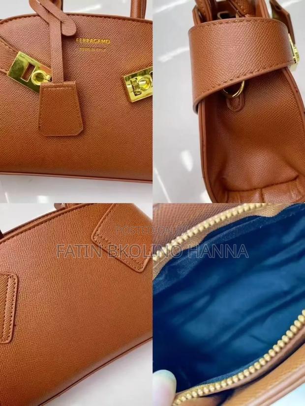 Classy Ferragamo Handbag - thumbnail 6