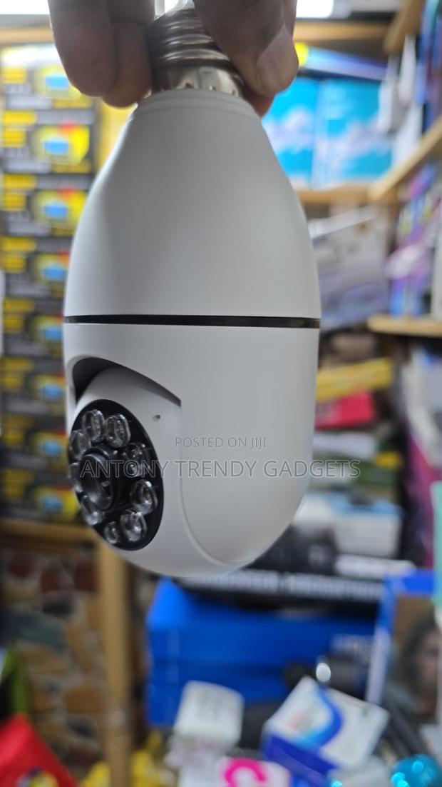 Wireless 360° Panorama Bulb Camera With Night Vision & Mobile Control - thumbnail 2