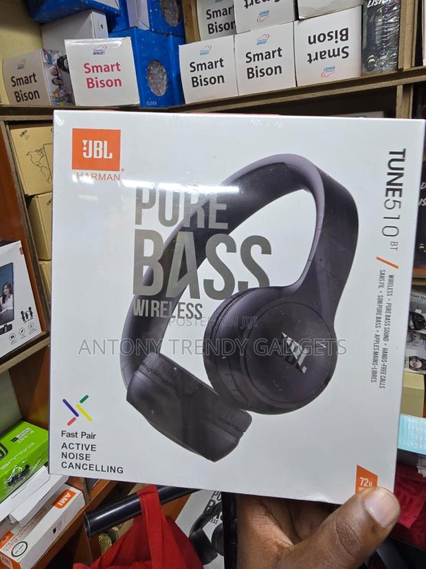 Jbl Pure Bass Over-ear Bluetooth Headphones With Noise Isolation - thumbnail 2