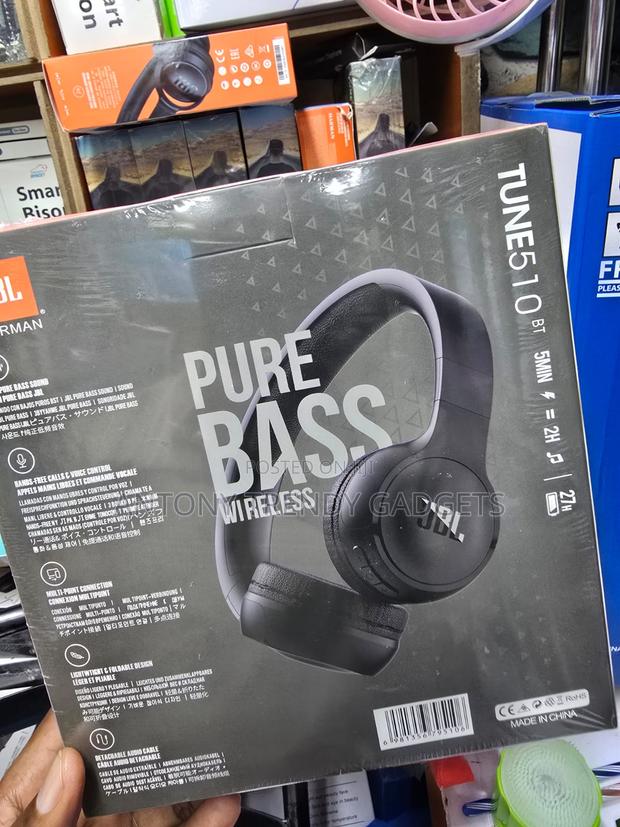 Jbl Pure Bass Over-ear Bluetooth Headphones With Noise Isolation - thumbnail 3