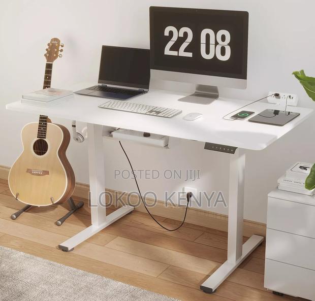 Standing Desk :Electric Height-Adjustable Metal Frame for Office