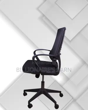 Modern Black Ergonomic Mesh Office Chair — Boosts Posture Focus