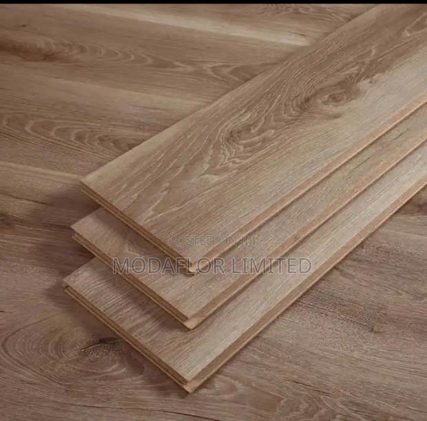 Modern Laminate Floor Boards for a Luxurious Look