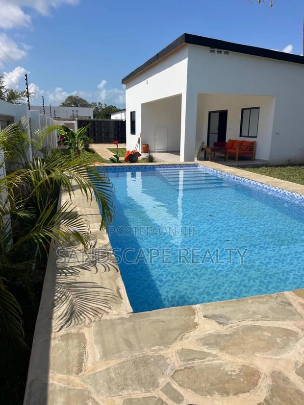Furnished 4bdrm Bungalow in Galu Beach, Diani for sale - main view