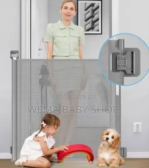 Retractable Baby/Pet Safety Fence/Gate