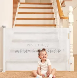 Retractable Baby/Pet Safety Fence/Gate