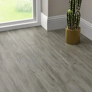 Elegant Laminate Floors – Designed for Busy Office Spaces
