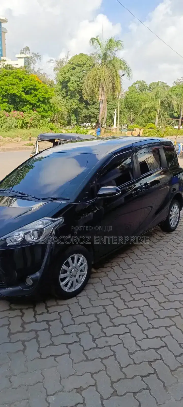 Toyota Sienta 1.5 FWD (6-seater) 2017 Black