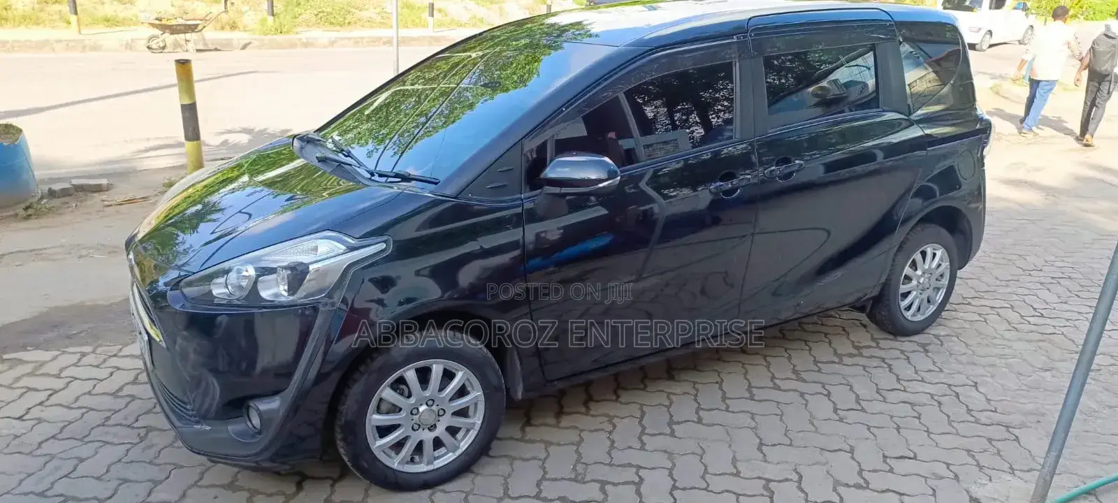 Toyota Sienta 1.5 FWD (6-seater) 2017 Black