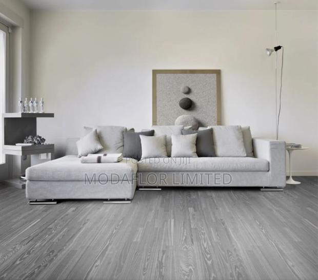 Durable Stylish Laminate Floor Boards for Office Renovation Projects