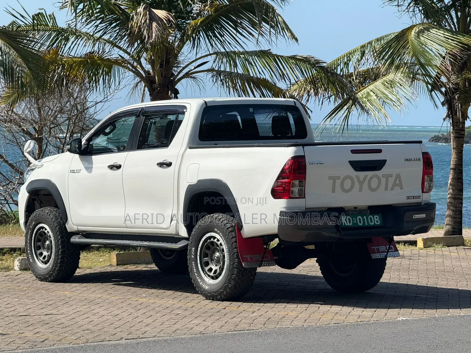 Toyota Hilux Revo Double Cab Deisel 2.4 AWD 2019 White