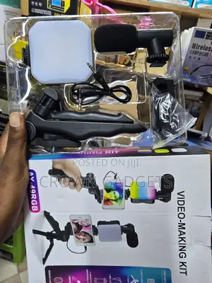 All-in-One Video Creator Kit for Smartphones With Led Mic