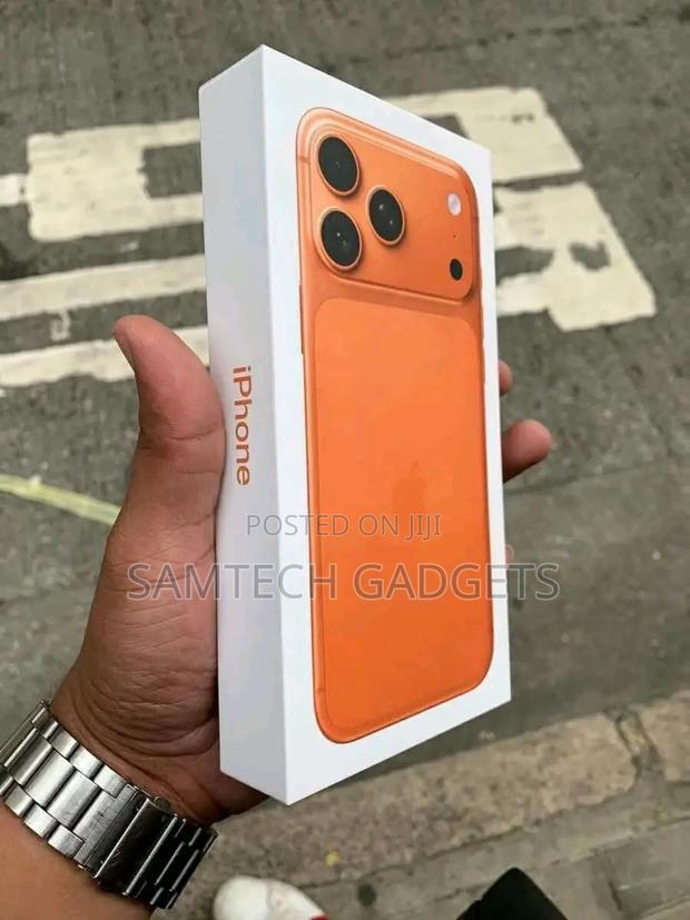 Apple iPhone 17 Pro Max 256 GB Orange - main view