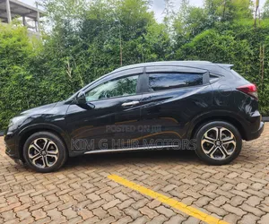 Honda Vezel 1.5 Hybrid 4WD 2018 Black