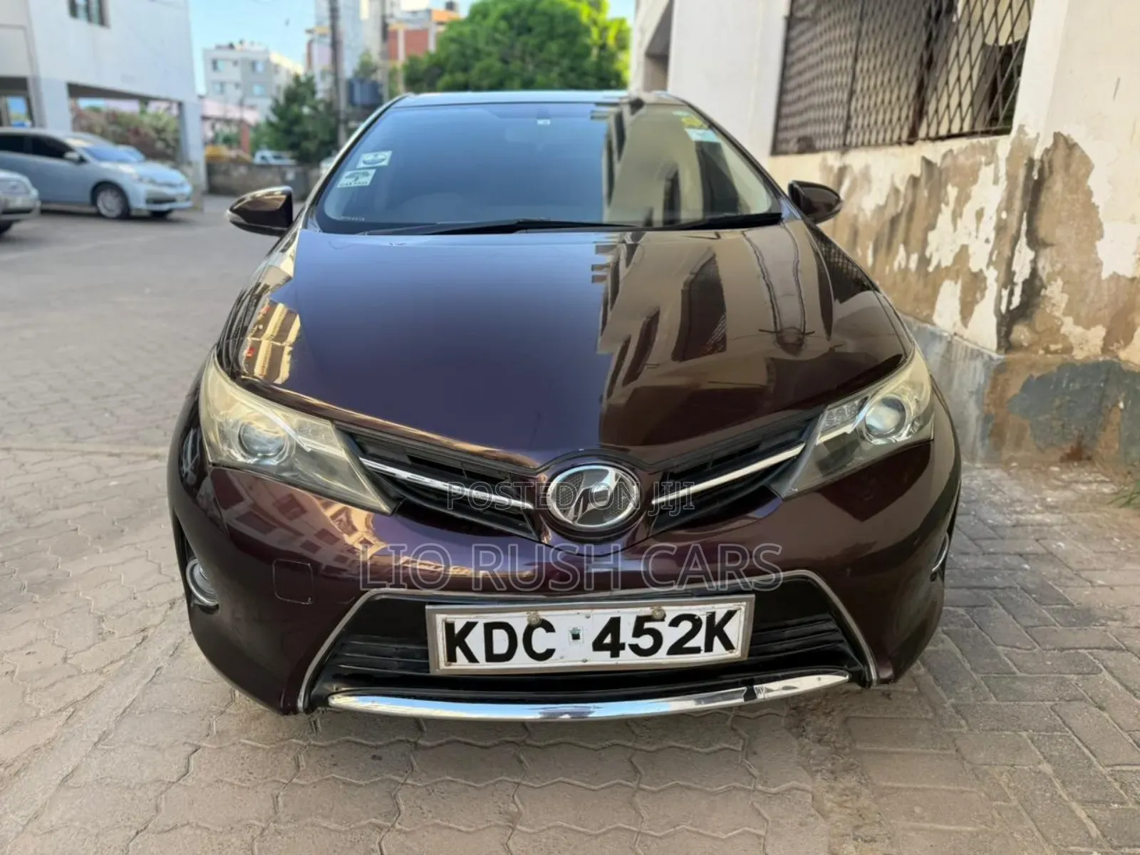 Toyota Auris 2014 Red