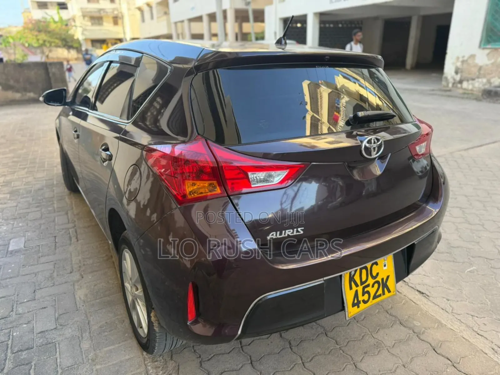 Toyota Auris 2014 Red