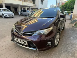 Toyota Auris 2014 Red