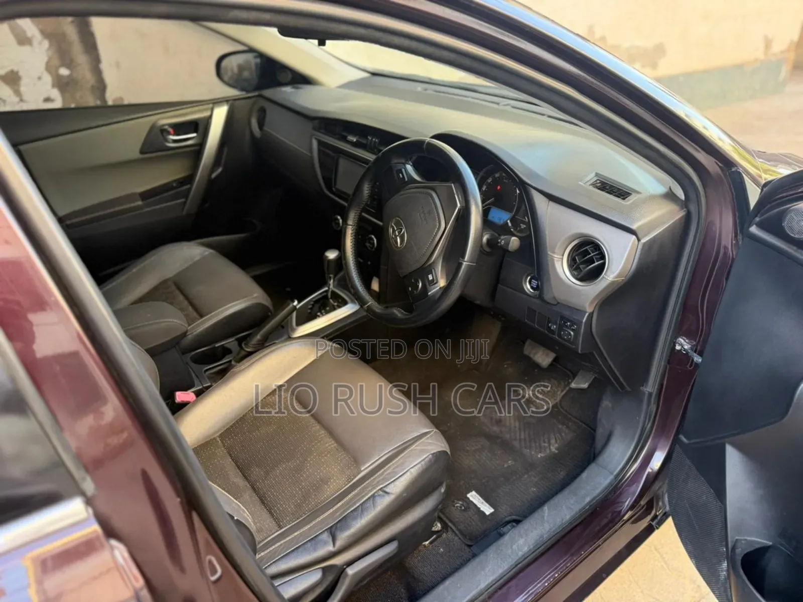 Toyota Auris 2014 Red