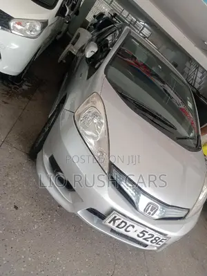 Honda Fit Shuttle 2014 Silver