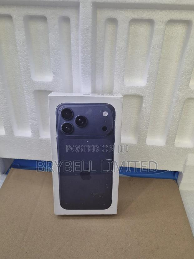 New Apple iPhone 17 Pro Max 256 GB Blue - main view