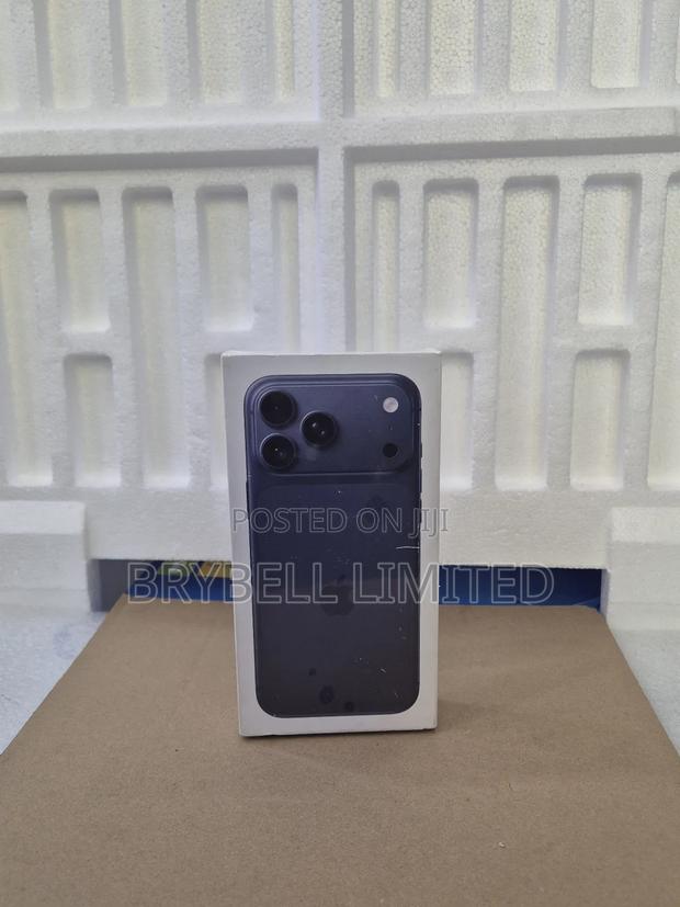 New Apple iPhone 17 Pro Max 256 GB Blue - thumbnail 4