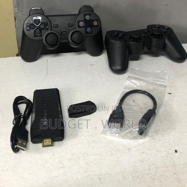 Small and Convenient Plug and Play – 10000 2.4g Wireless Game Retro