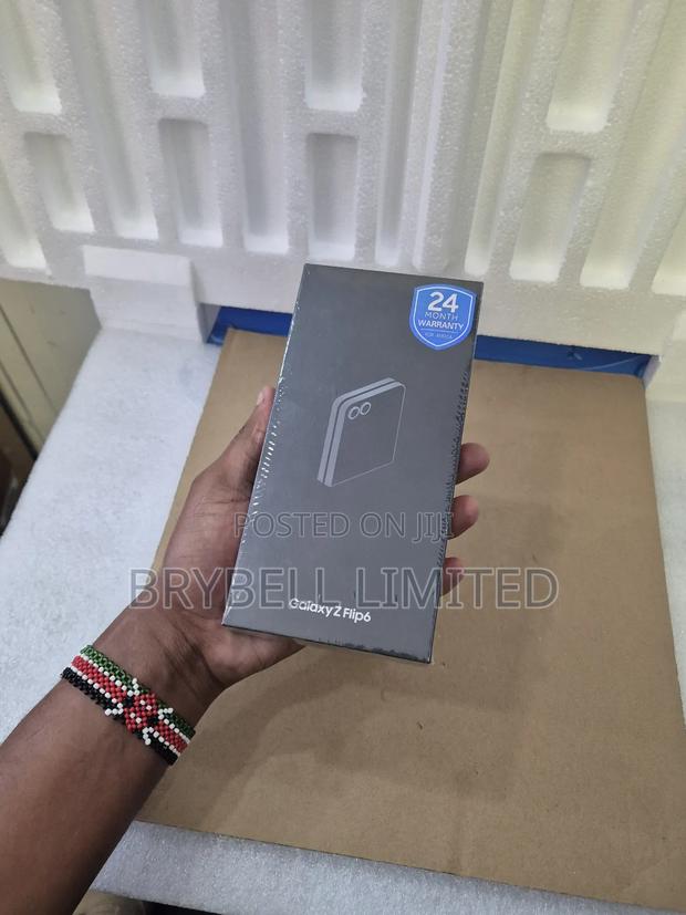 New Samsung Galaxy Z Flip6 256 GB Silver
