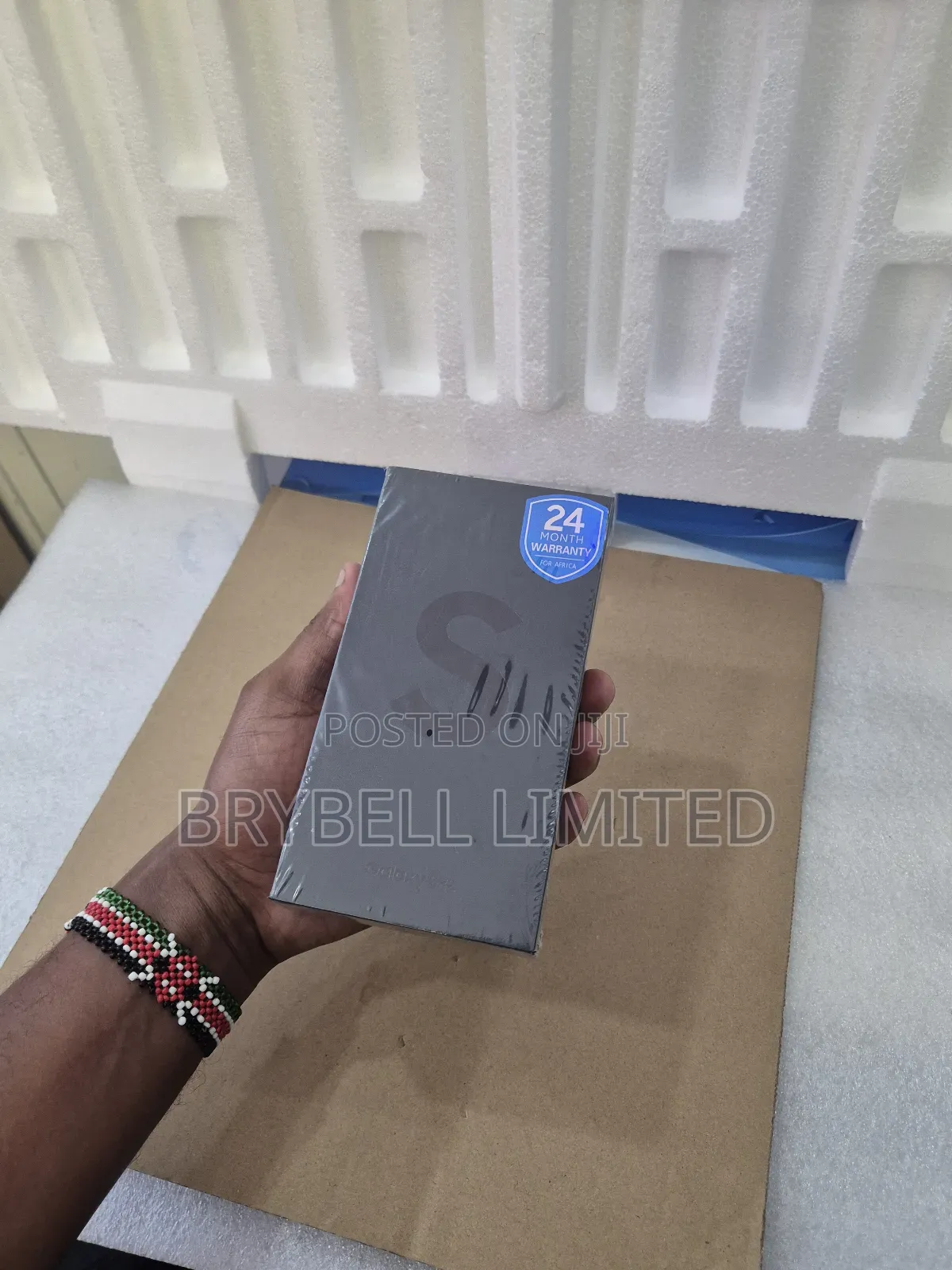 New Samsung Galaxy S22 5G 128 GB White