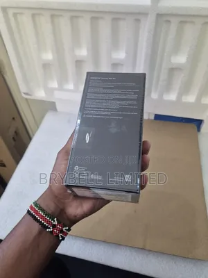 New Samsung Galaxy S20 128 GB White