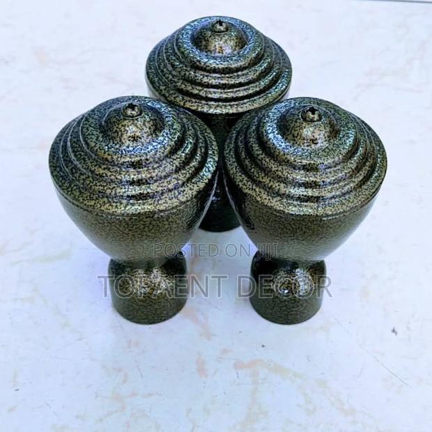 Antique Gold Classy Design Rod End Flowers