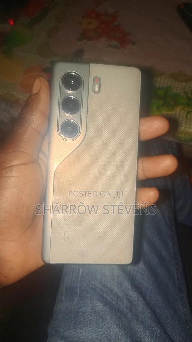 New Tecno Camon 40 Pro 256 GB Gray - thumbnail 2