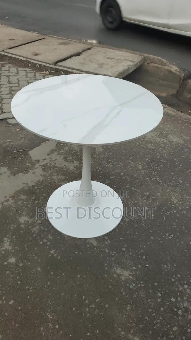 White Round Table - main view