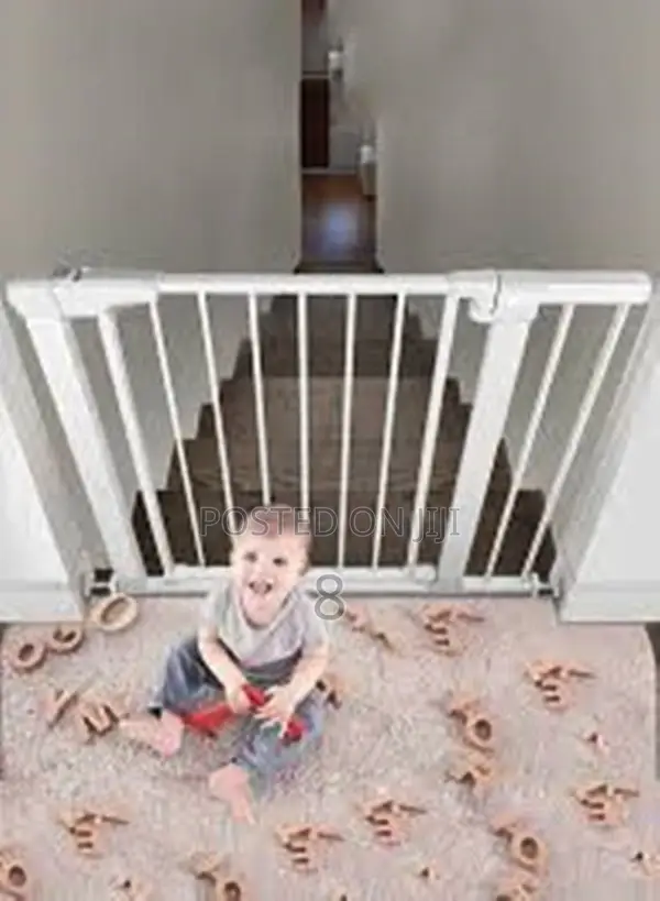 83cm Child Safety Gate – Includes 14cm Extension For Extra Width