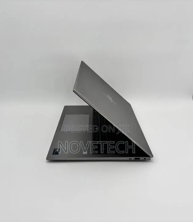 New Laptop HP ZBook Firefly 16 G10 16GB Intel Core Ultra 7 SSD 1T