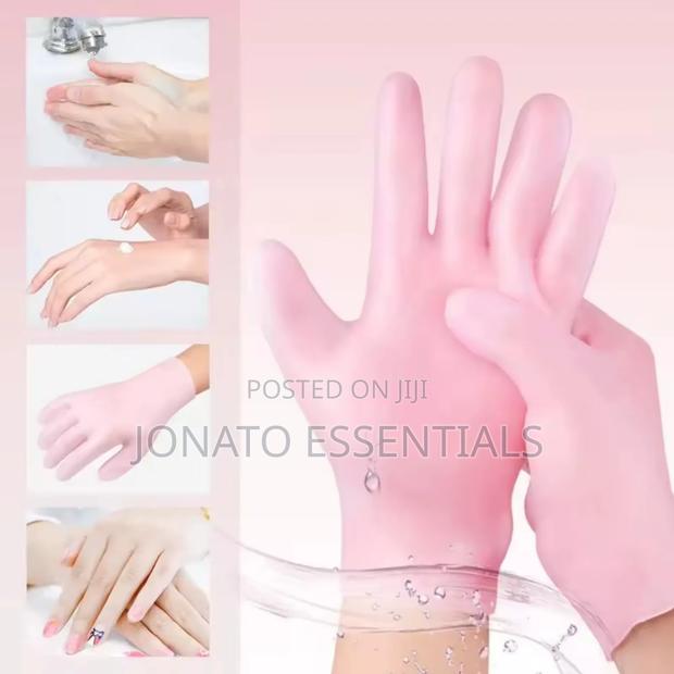 Reusable Moisturizing Silicone Gloves
