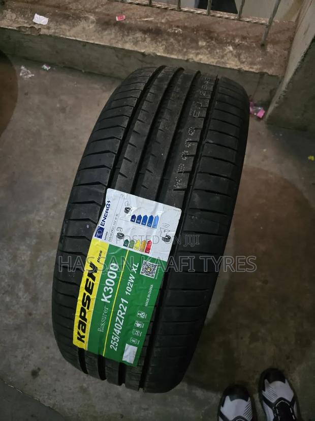 255/40r21 Kapsen Tyre
