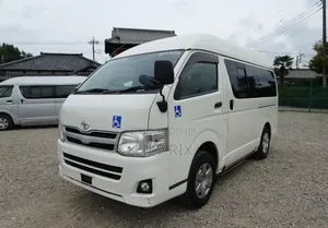 Toyota HiAce 2018 White