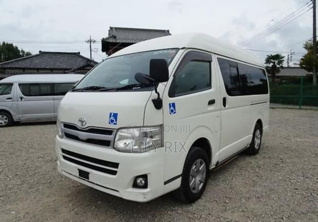 Toyota HiAce 2018 White - main view