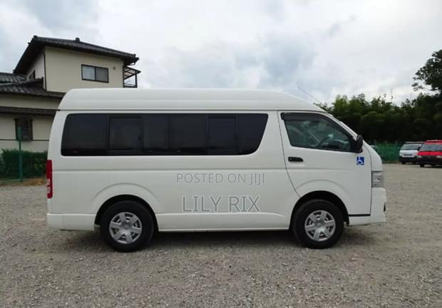 Toyota HiAce 2018 White - thumbnail 4