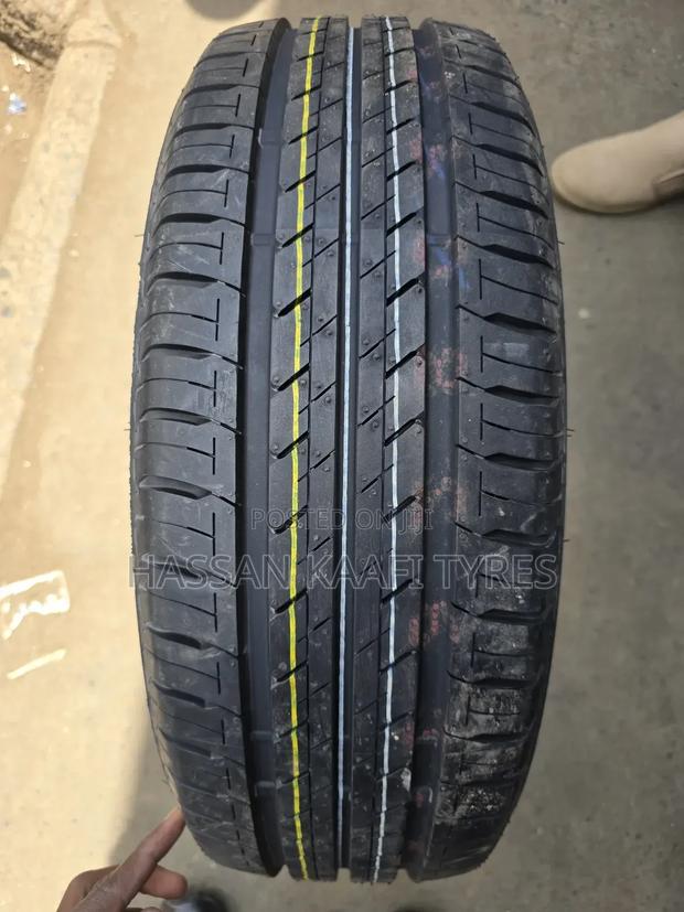 205/65r15 Bridgestone Tyre - thumbnail 2