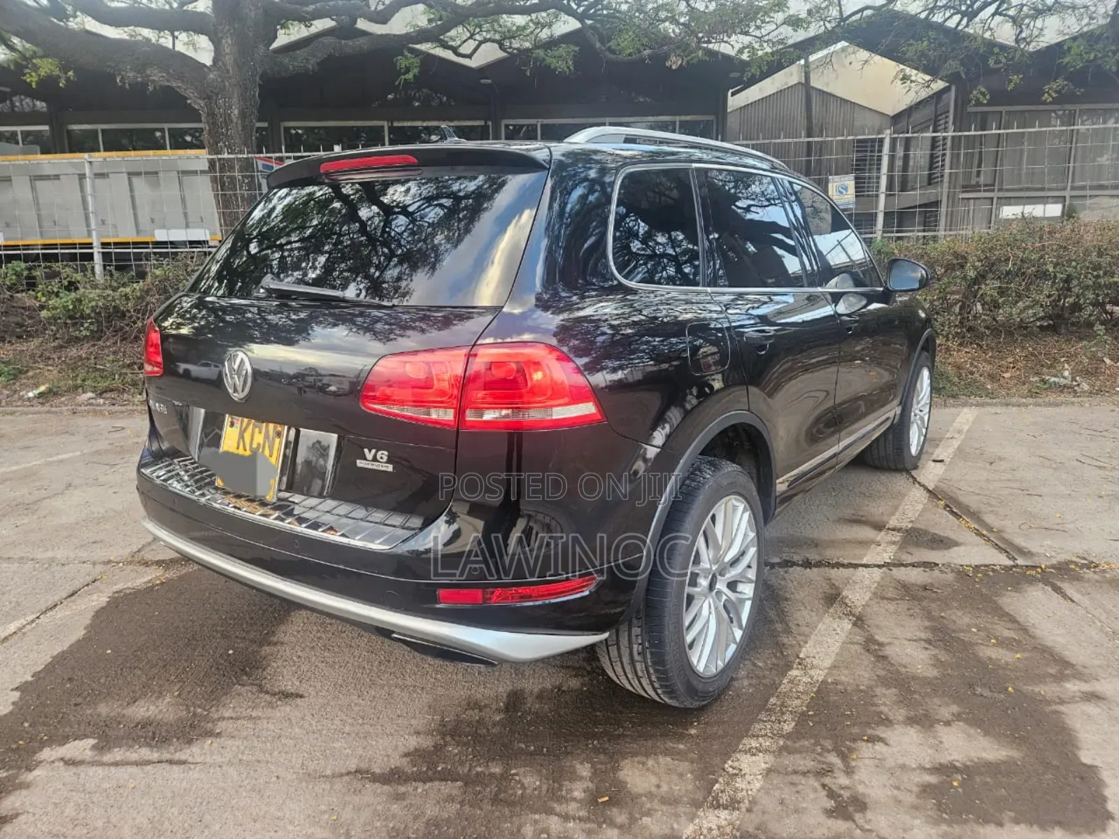 Volkswagen Touareg 2011 Black