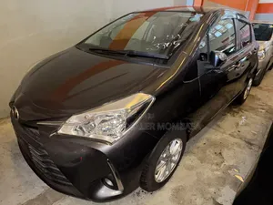 Toyota Vitz 1.3 FWD 5dr 2019 Gray