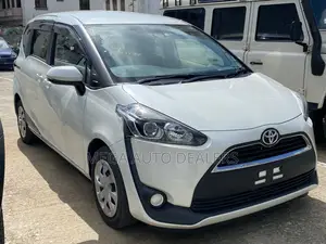 Toyota Sienta 2018 White