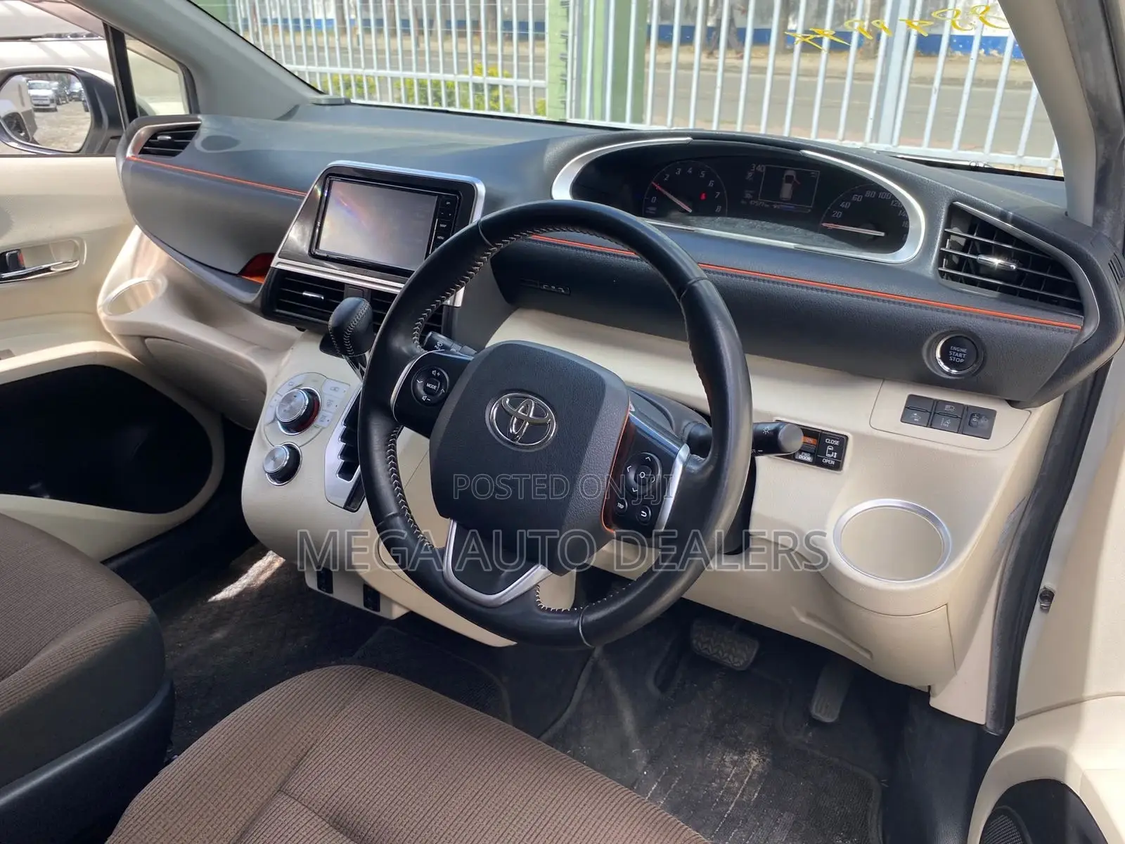 Toyota Sienta 2018 White