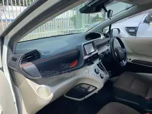 Toyota Sienta 2018 White
